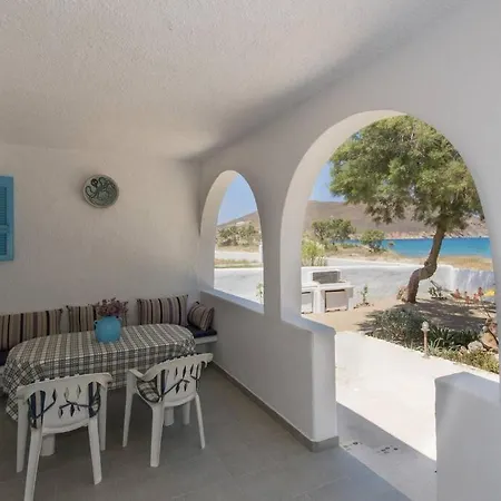 Wave Lullaby, Peaceful Beachfront Retreat In Paros Holiday home *