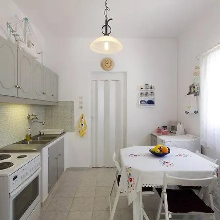 Wave Lullaby, Peaceful Beachfront Retreat In Paros Holiday home *