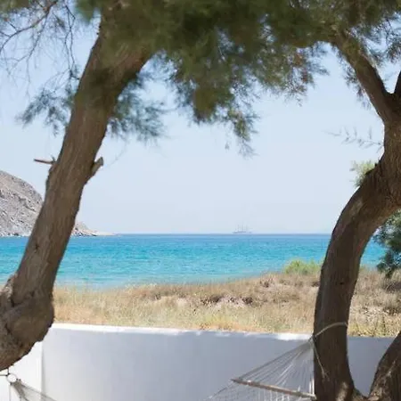 Wave Lullaby, Peaceful Beachfront Retreat In Paros Holiday home *
