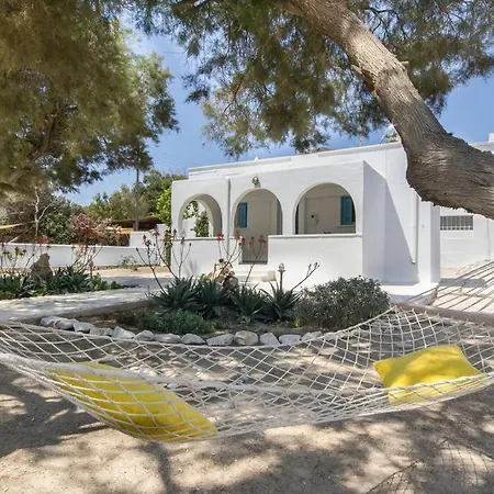 Holiday home Wave Lullaby, Peaceful Beachfront Retreat In Paros