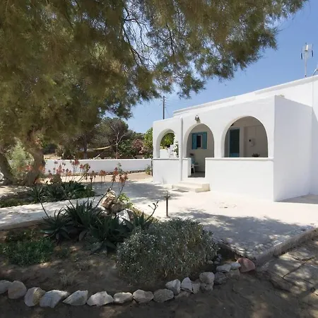 Wave Lullaby, Peaceful Beachfront Retreat In Paros Dom wakacyjny
