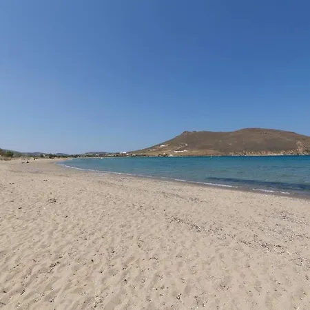 בית נופש Wave Lullaby, Peaceful Beachfront Retreat In Paros