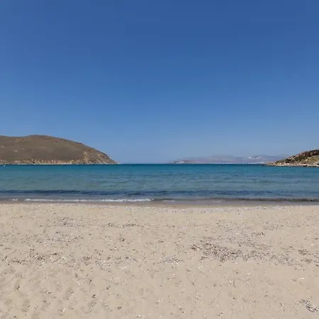 Dom wakacyjny Wave Lullaby, Peaceful Beachfront Retreat In Paros *