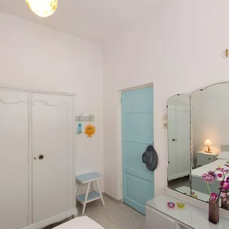 בית נופש Wave Lullaby, Peaceful Beachfront Retreat In Paros Molos (Paros)