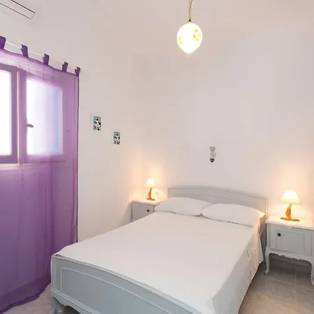 בית נופש Wave Lullaby, Peaceful Beachfront Retreat In Paros Molos (Paros)