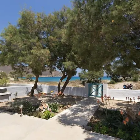 בית נופש Wave Lullaby, Peaceful Beachfront Retreat In Paros *