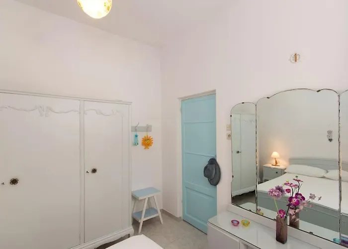 Dom wakacyjny Wave Lullaby, Peaceful Beachfront Retreat In Paros Molos (Paros)